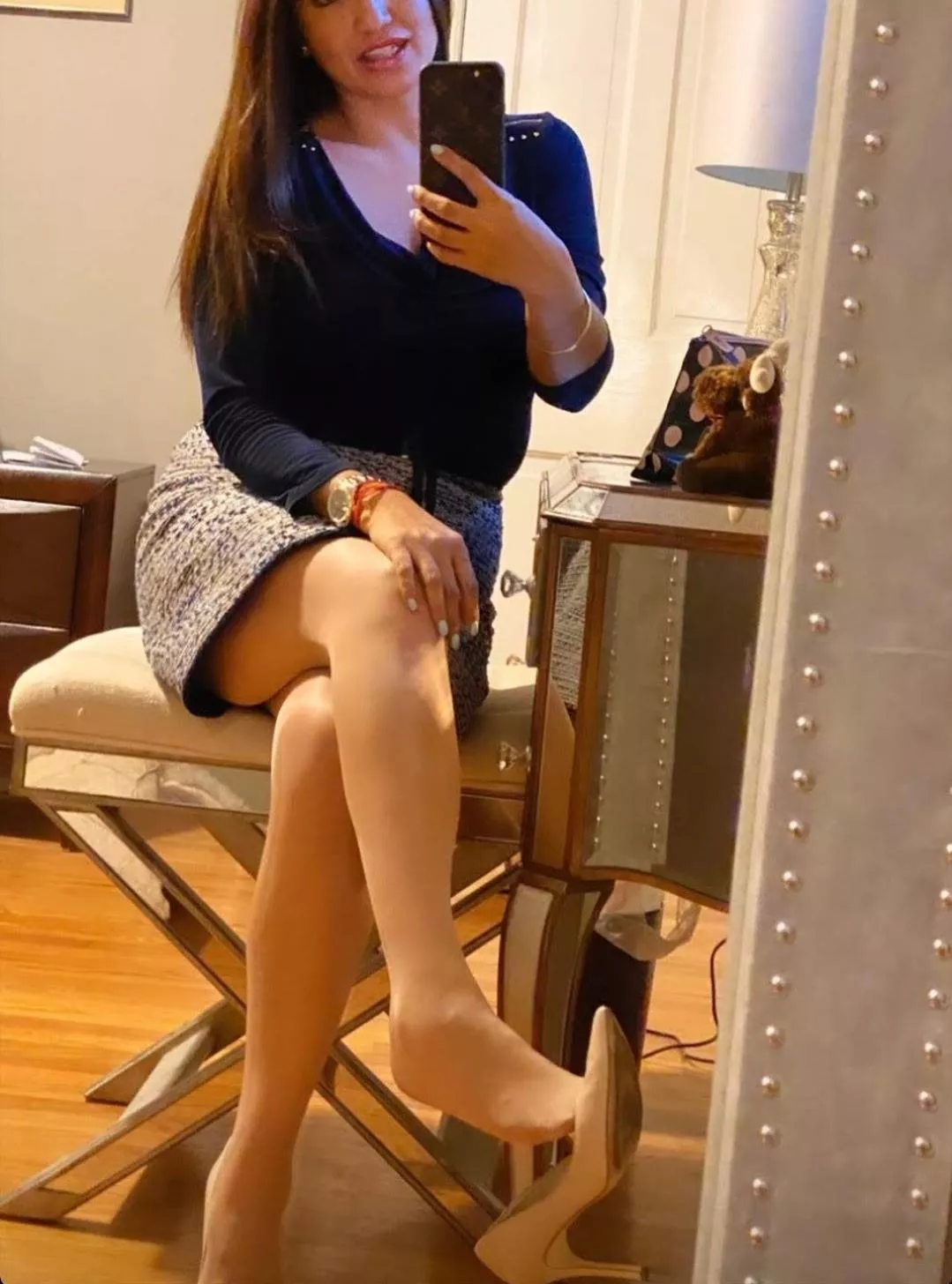 Dangling 👠 posted by LatinaSeven7