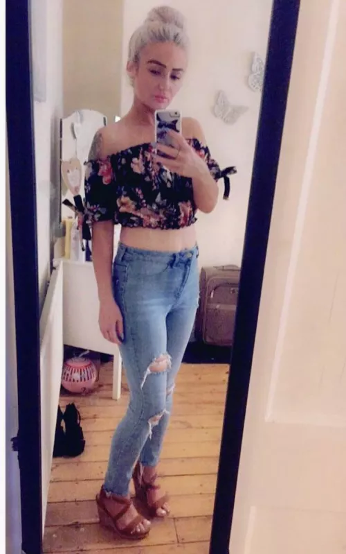 Feeling sexy this morning by Far_Efficiency4749