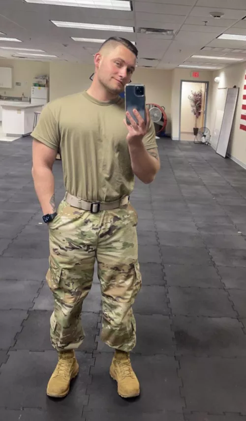 Fresh cut pic [m30] by justenoughcock