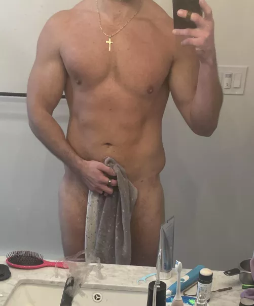 Freshly showered after my workout (m) by here2pley