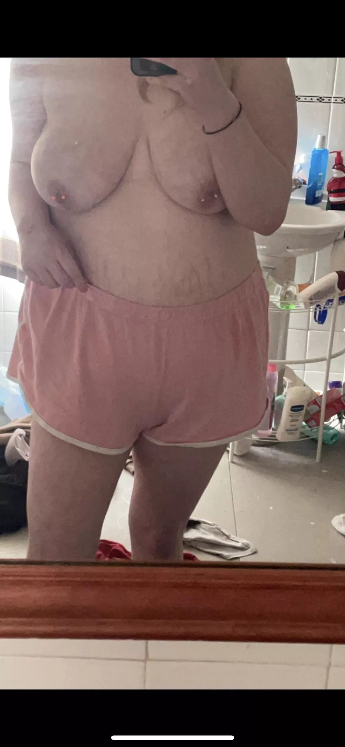 Happy Friday baby posted by saraaatinyxo