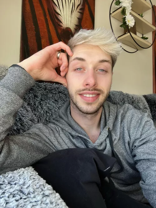 Hello by DiscreetCanadian