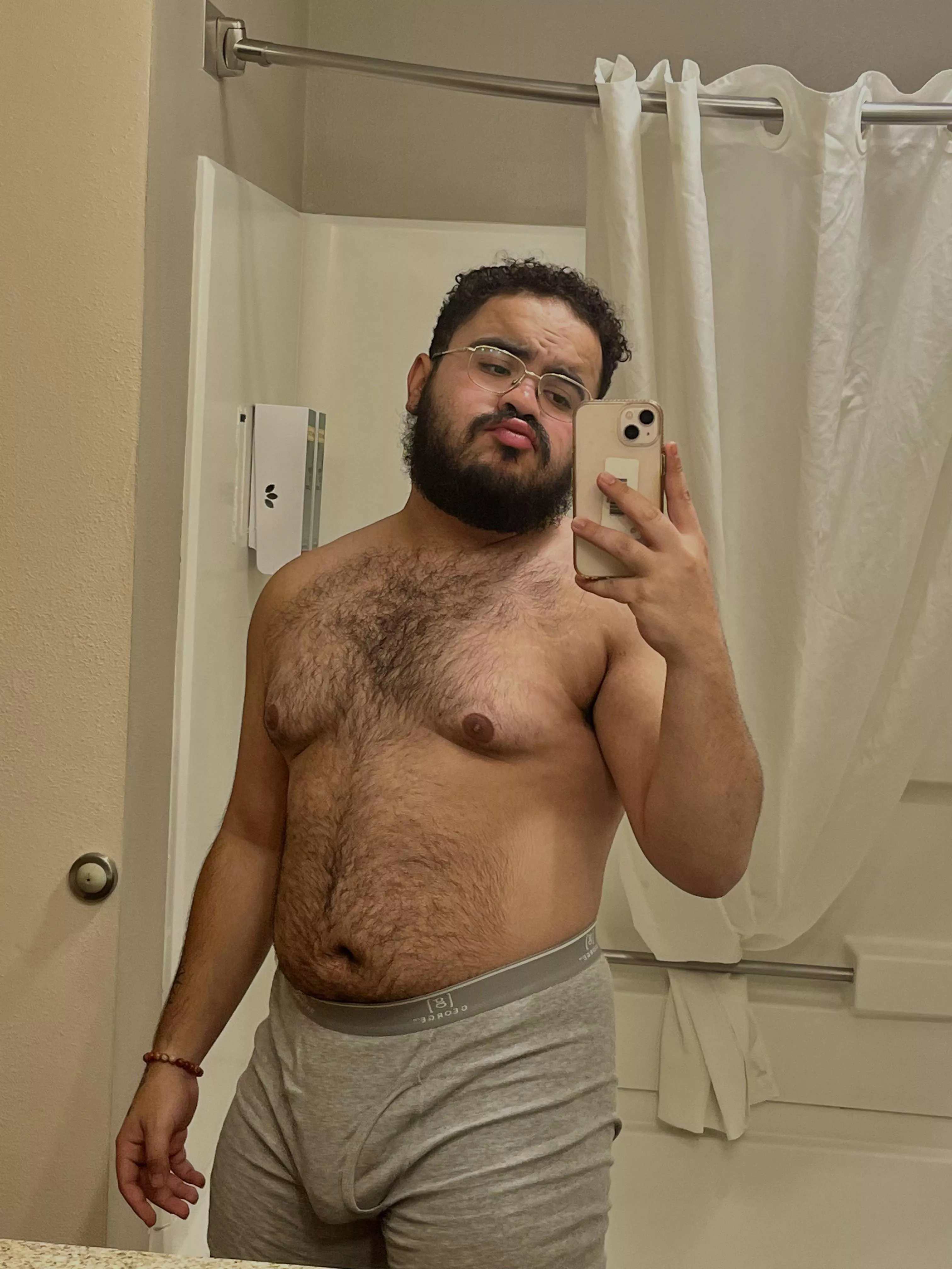 hotel bathroom lighting is always superior ;) posted by antoniosdiary