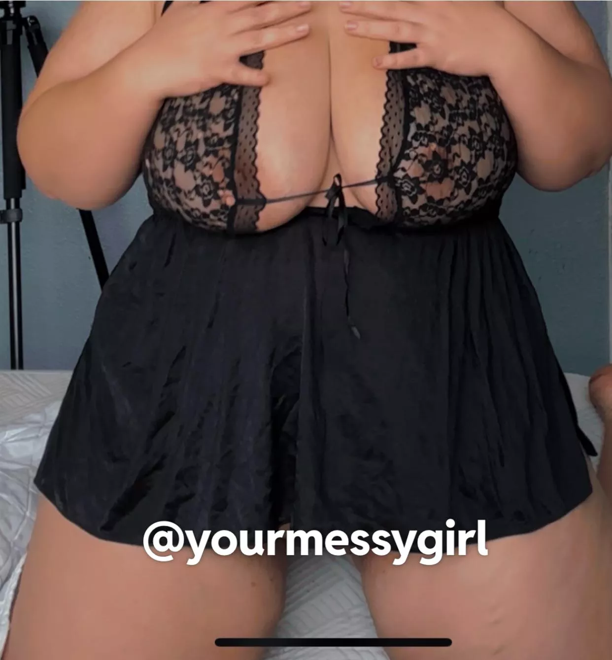 I have three kids but aching to be breeded some more 🥹 posted by Yourmessygirl