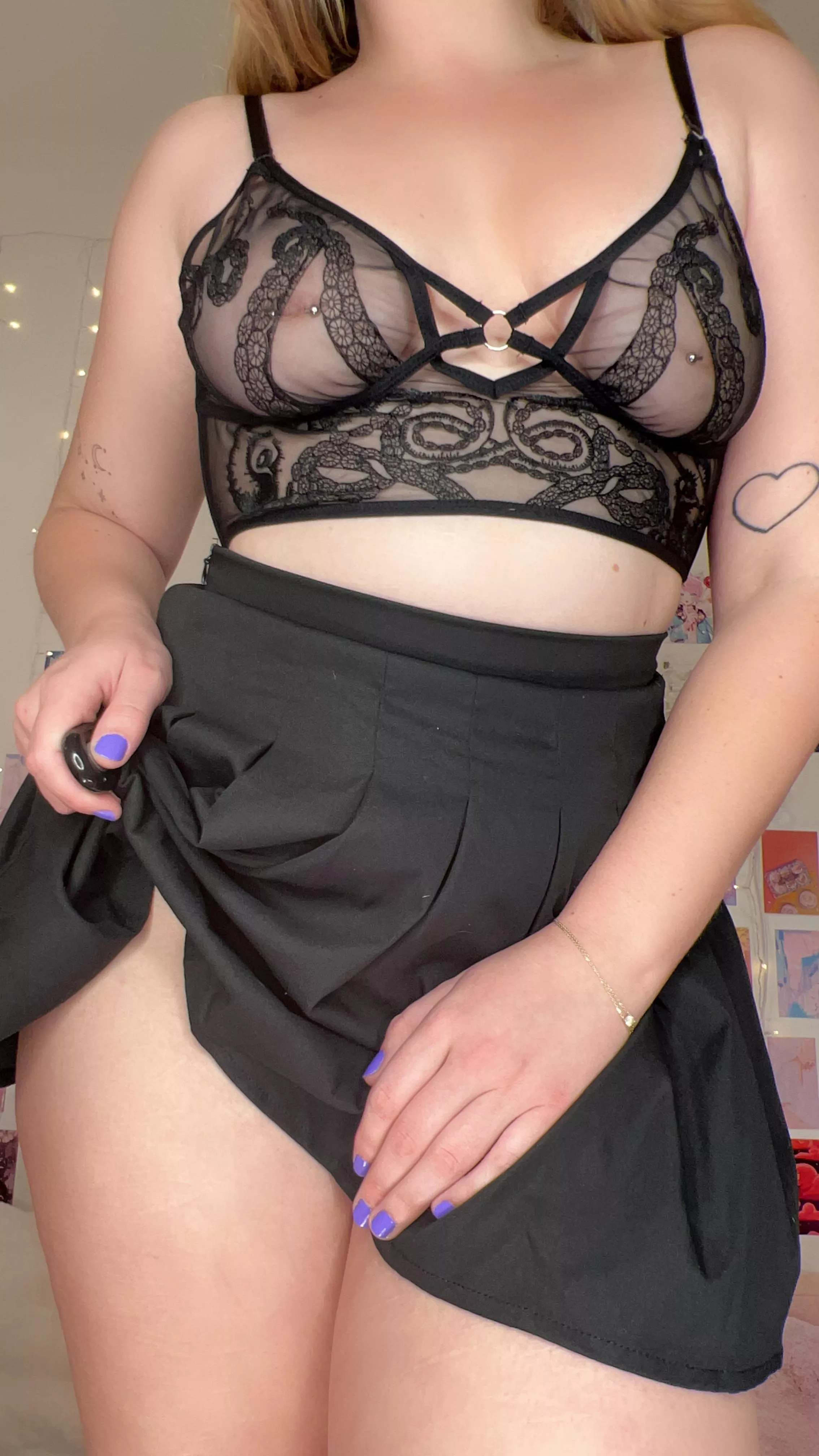 I want a gf so bad 🥺 preferably one that lives in California uwu posted by peachnecctar