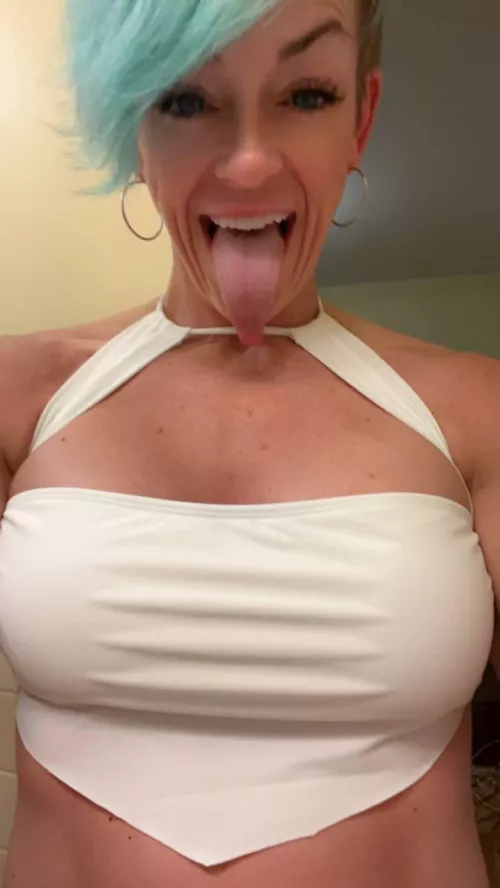 I want your warm cum, sub 40s men only by SashaSins555