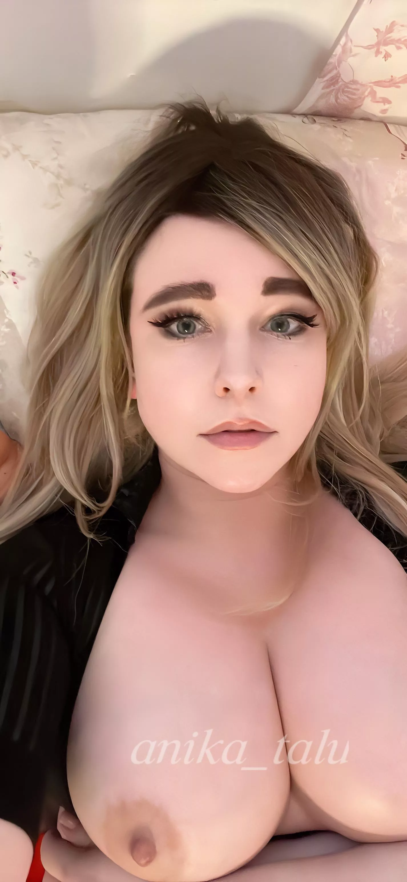 If you saw me as an accountant, calculating your taxes- would you be able to guess what do after work? posted by anika_talu