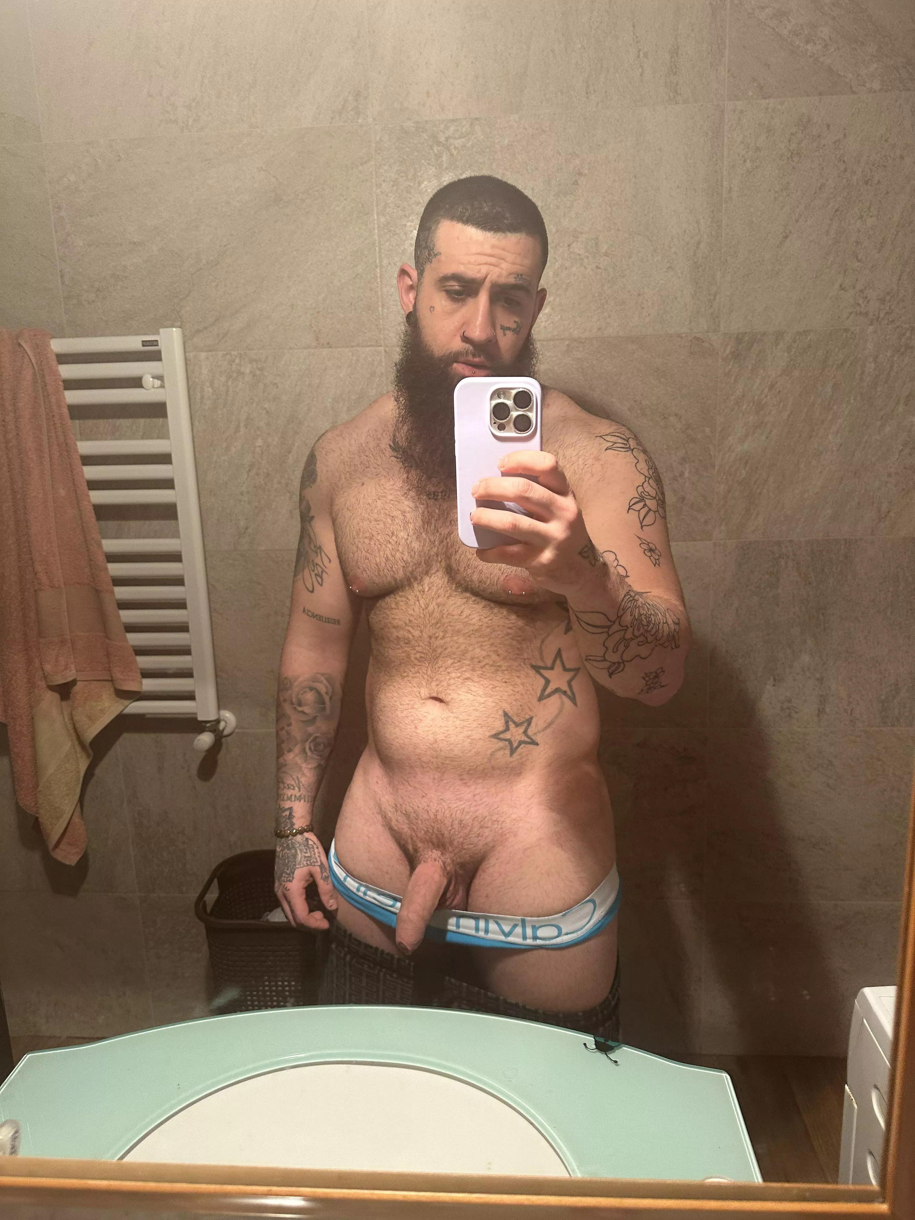 I'm alone tonight, are you coming? posted by Diamantehot