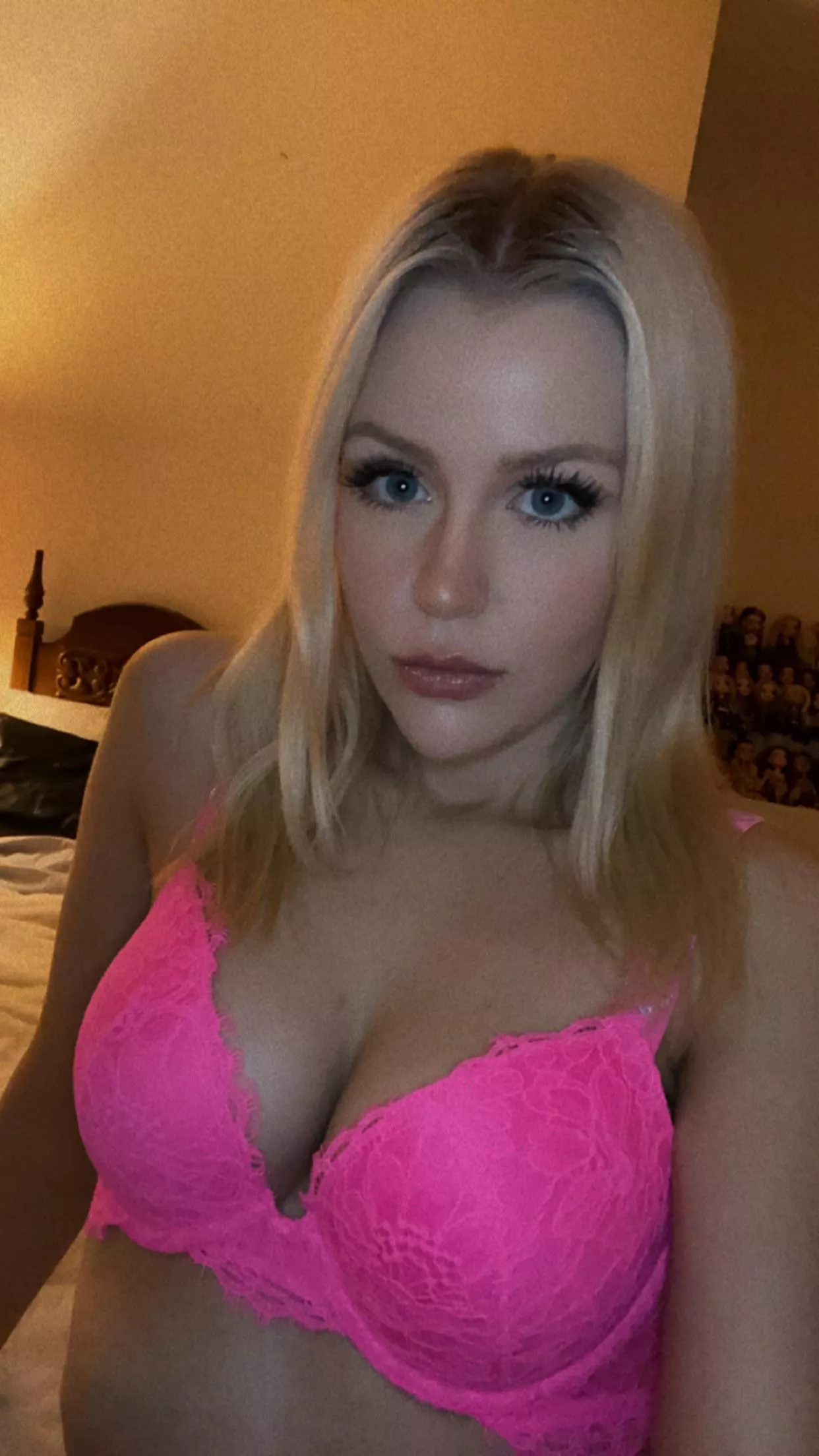 I’m waiting for your commands, daddy. posted by blondeyyx