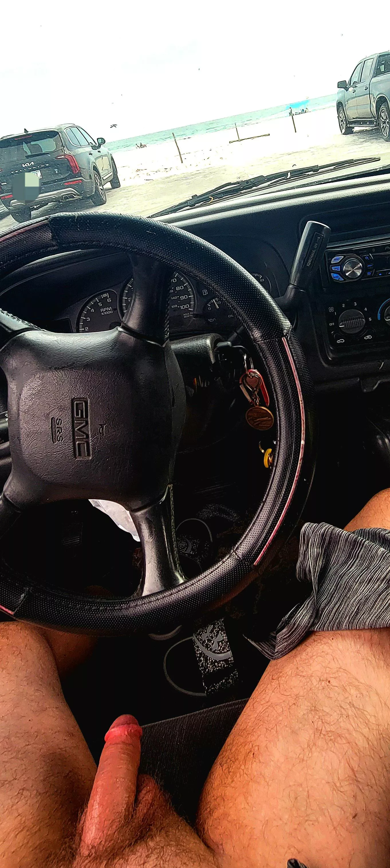 Jerked off in my truck at the beach😁⛱️ posted by mf_star_boy