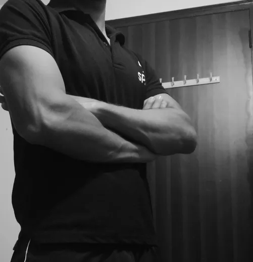 just flexing a little, don't mind ;) by randomlyyhere