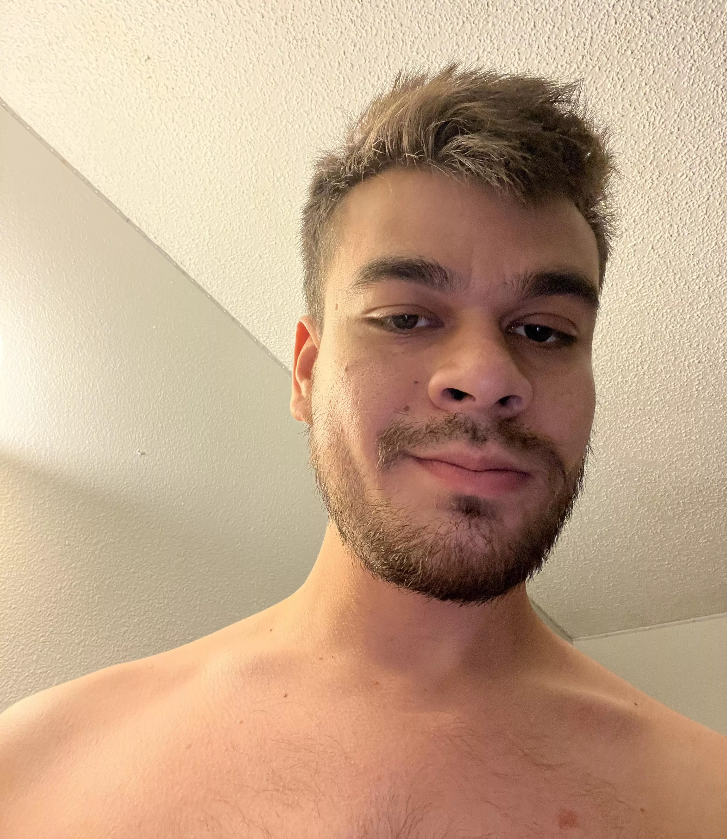 Just woke up and ready for the weekend ♥️🥰☀️ posted by somar_reeves