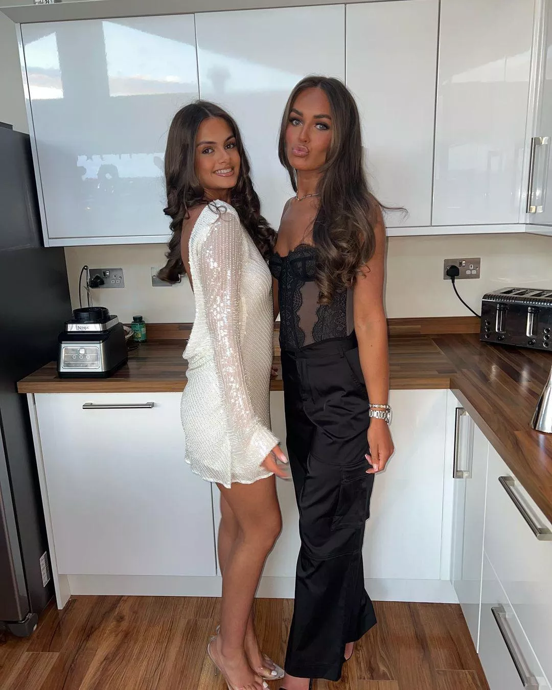 Left or right posted by Few-Pin221