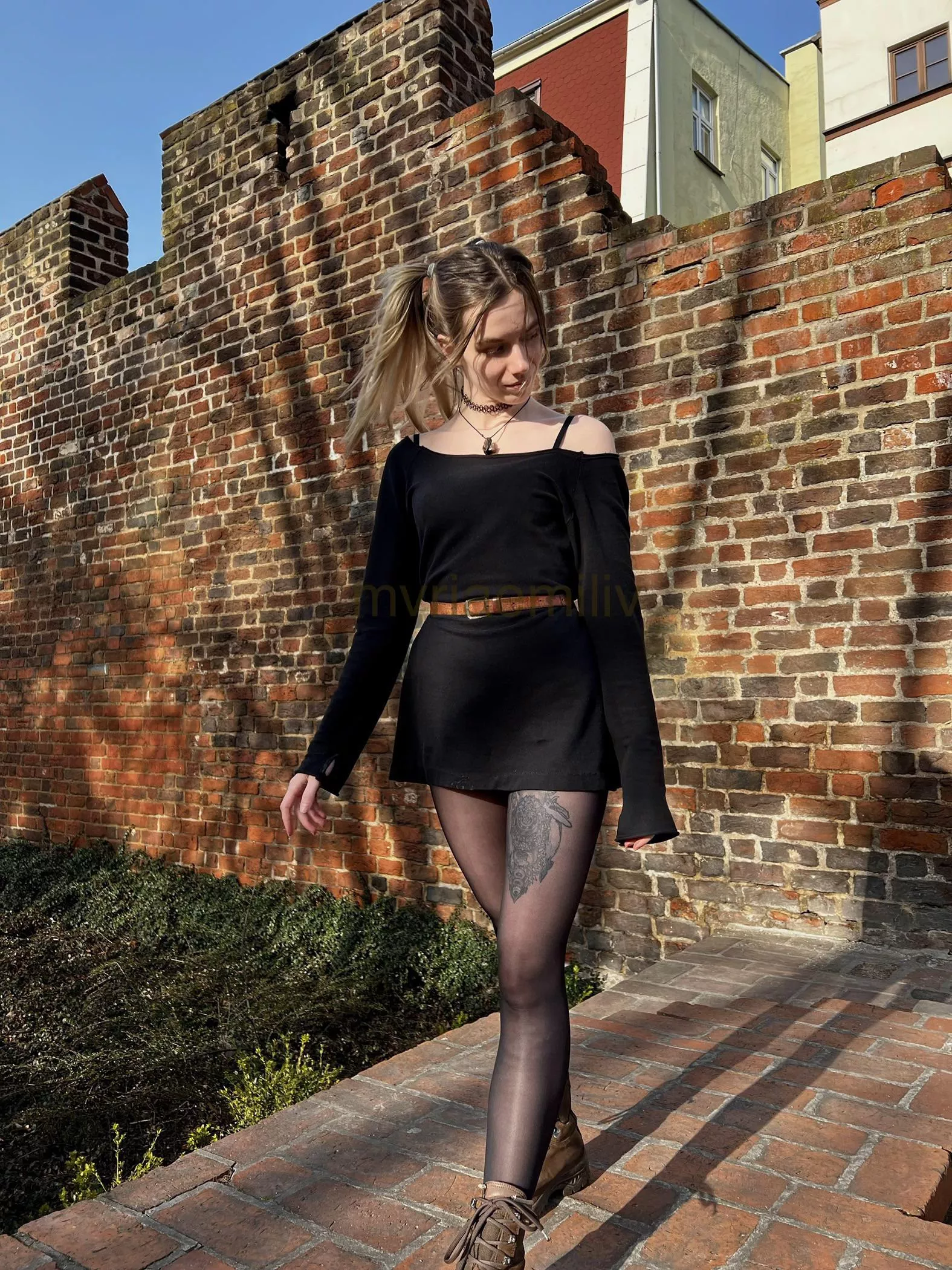 Legs in nylons posted by mvriaemiliv