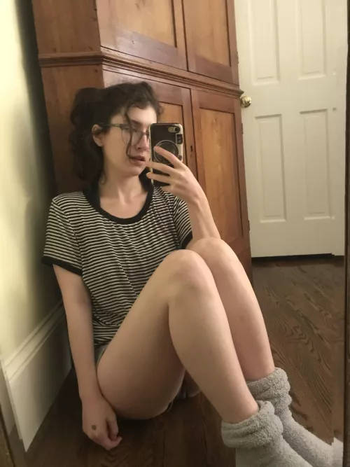 Looking cute in my floofy soccs by ciel_axolotl