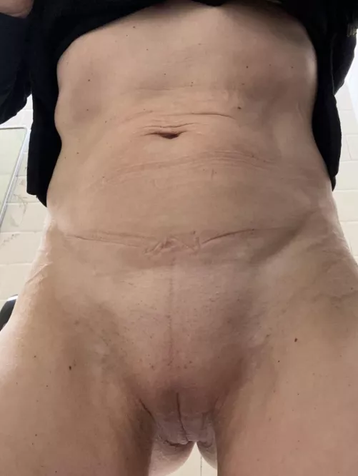 Never been more bored at work ... So took this for you all so I can think about you looking at it! by hotfitmilf