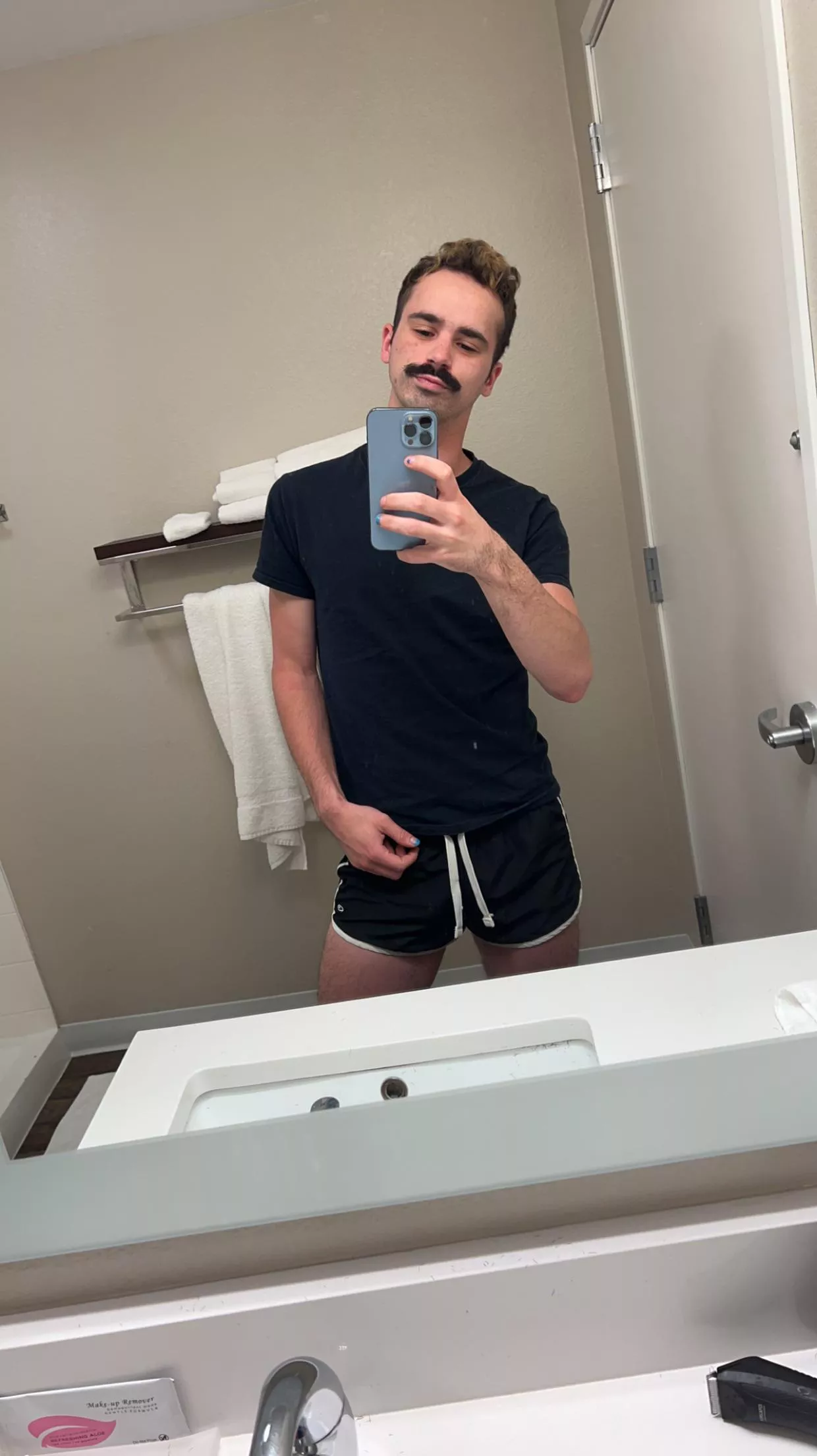 Oh hi Phoenix! 🌞 posted by FosseFanatic