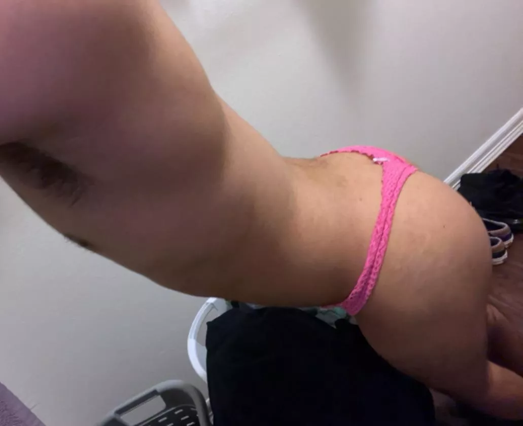 Pink Friday 23m posted by suspiciousweather007