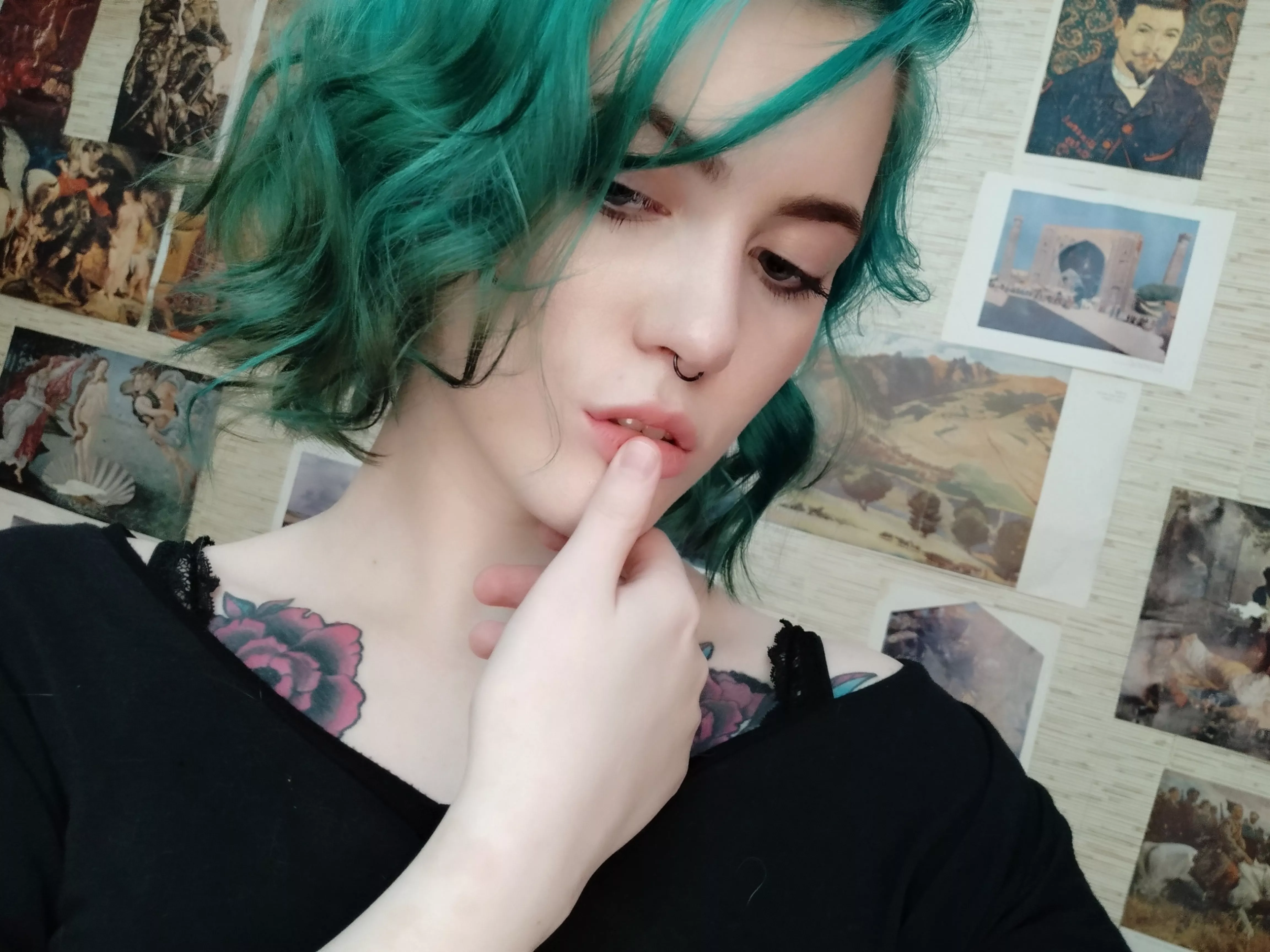 Thinking about the next color💚😉 posted by Moon_Is_Collapsing