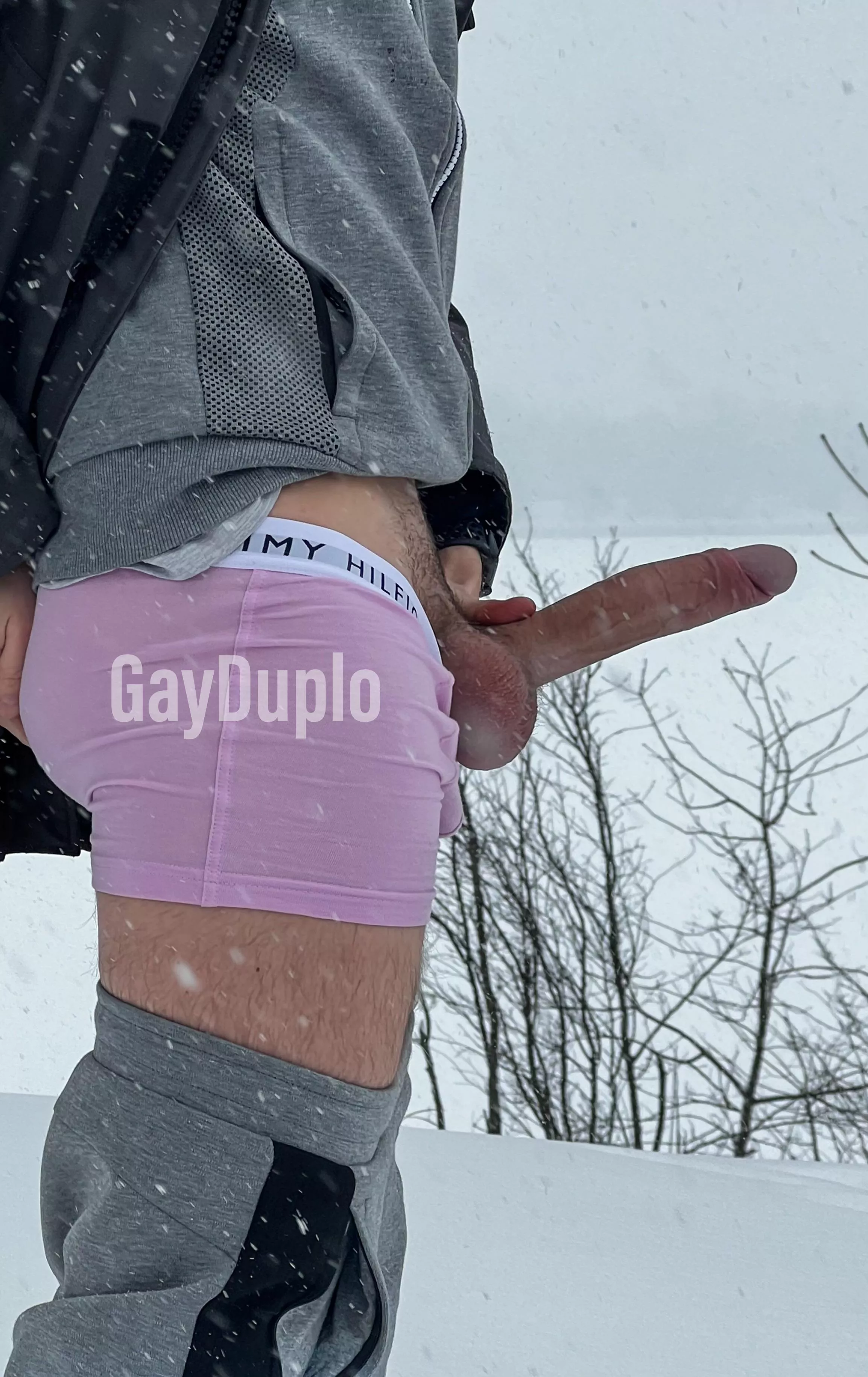 Will your ass freeze first or i cum first? 😈💦 posted by GayDuplo