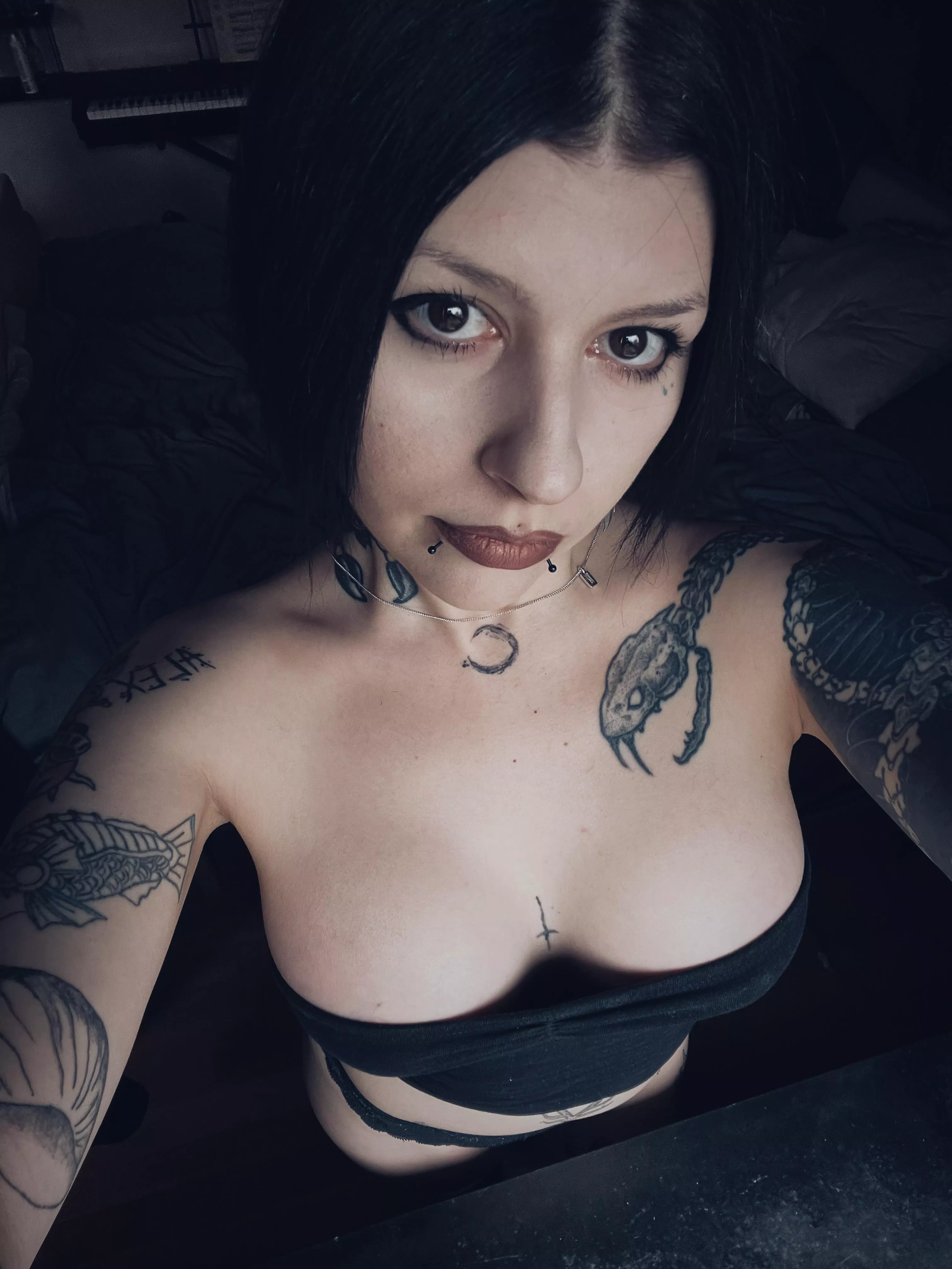 Would you fuck my face? posted by JoanneWinterss