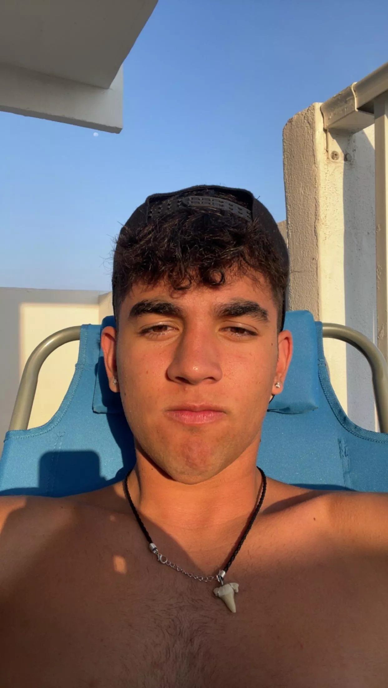 18 florida hung highschooler for other highschoolers (18+) and college/frat bros @vnvnhal florida+ pls be under 26 posted by anonymous-latino2005