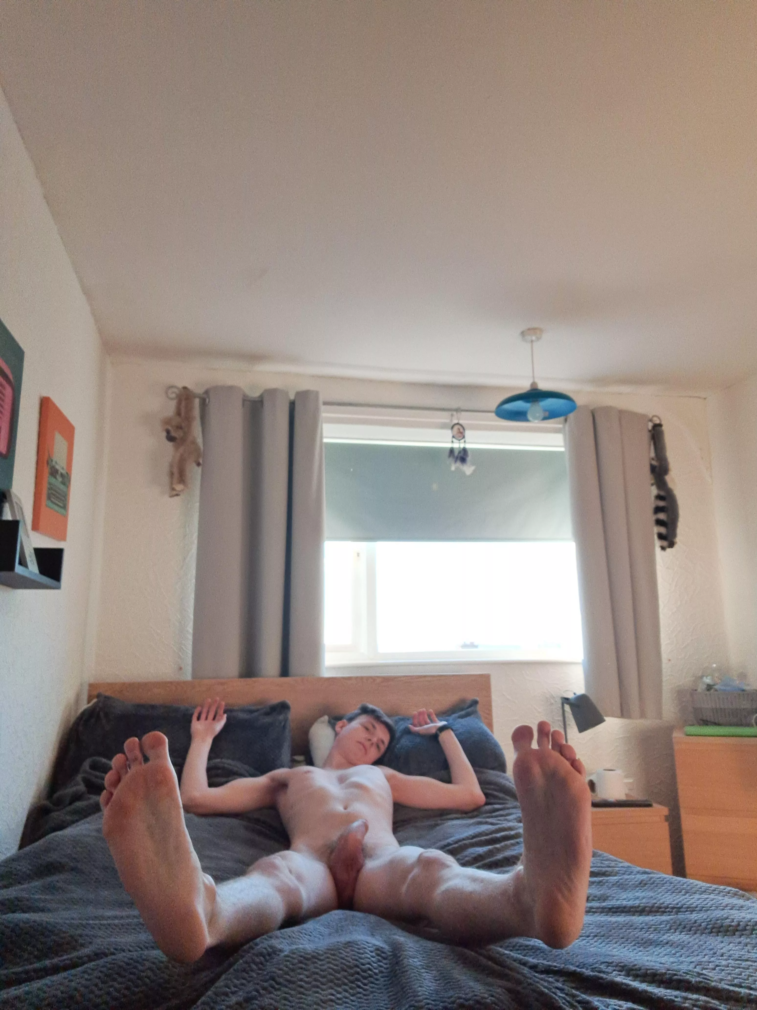 (21) come join me in bed posted by Barefoot_twinkuk