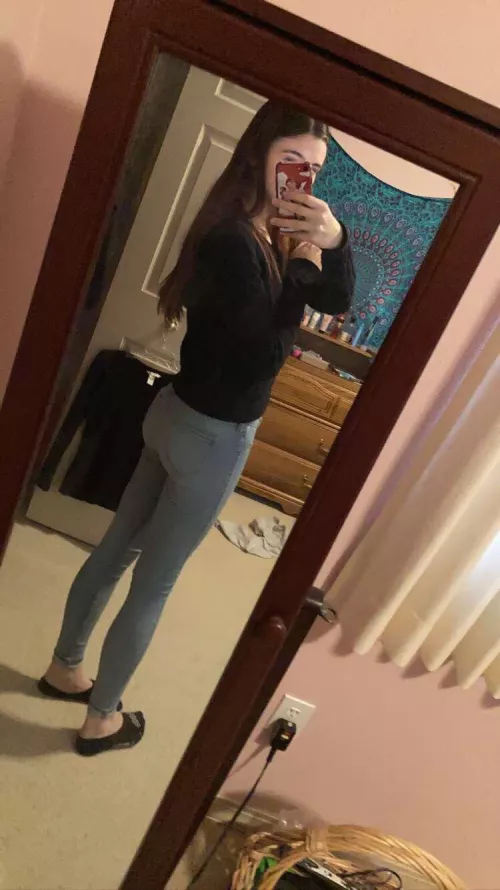 Ass absolutely poppin out by verycherrysherry