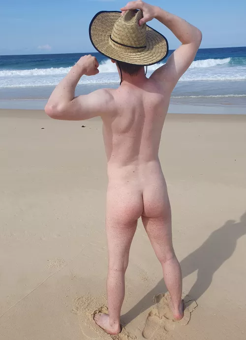 Beach peach! by Okonomiyagi