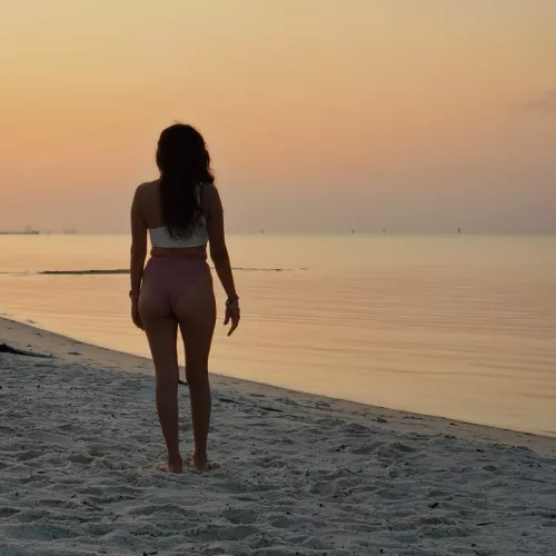 Beautiful sunsets need cloudy skies... by lagolosita