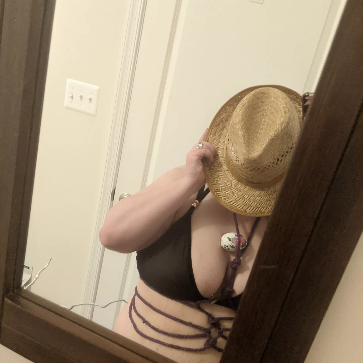 Calling all rope bunnies and riggers: you are cordially invited to join this rope bunny 🪢🐰 for a shibari/kinbaku themed Easter egg 🥚 hunt. posted by grlsNprls