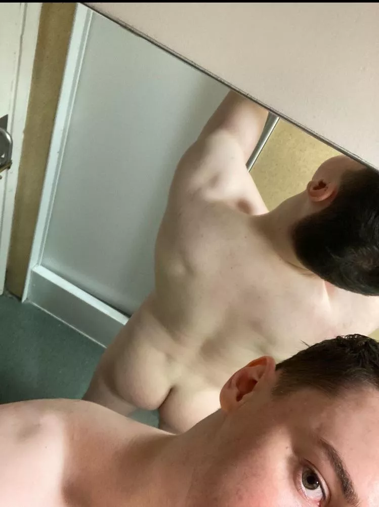Cheeky butt-selfie in my uni bathroom 🤭 (24) posted by correct459