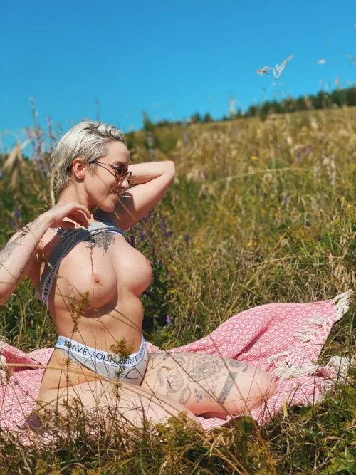 Chilling in the wild by nikaxreznik