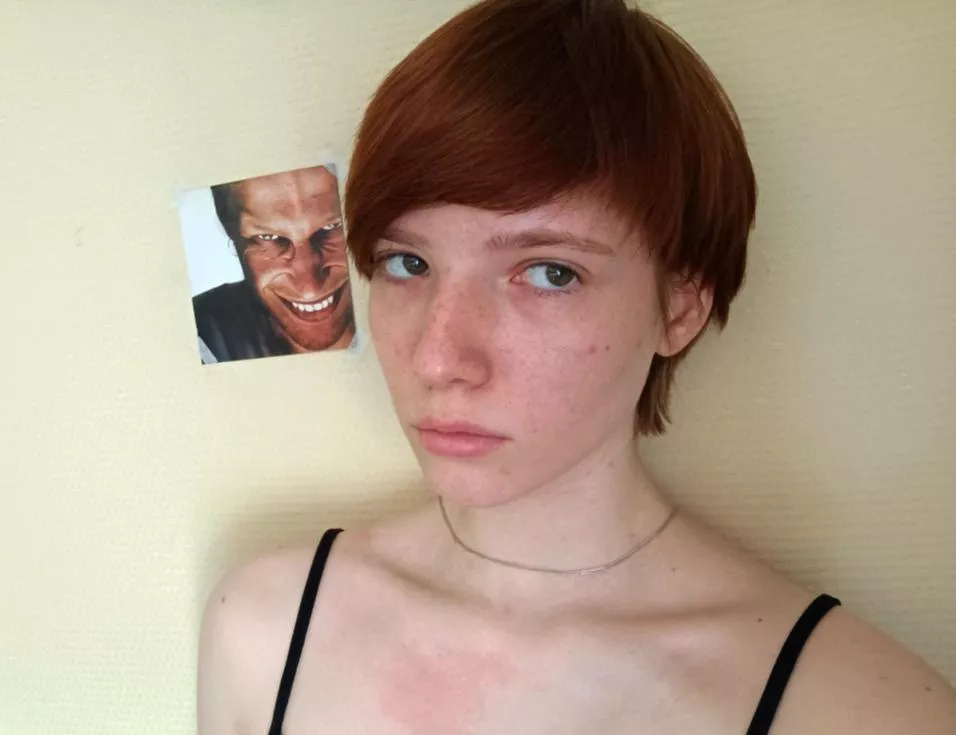 Collarbones ✅ posted by Gjorun