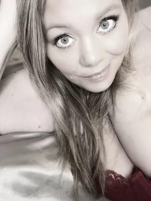 Come back to bed? 💋 by DolliXxx