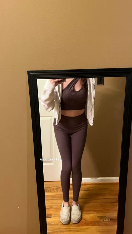 Come workout with me? by Cutiekasey