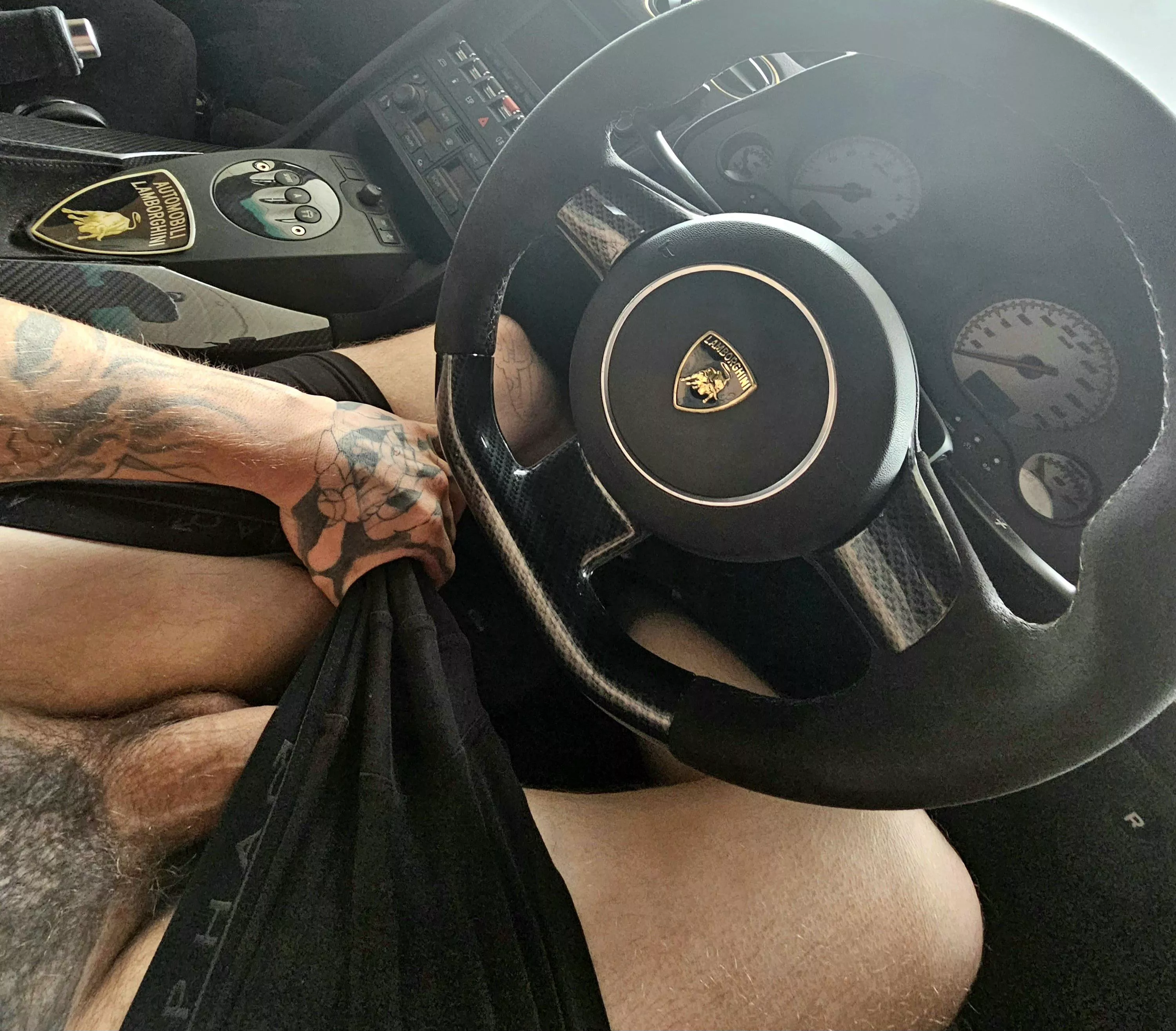 Do u like cars and cock? posted by rawebby