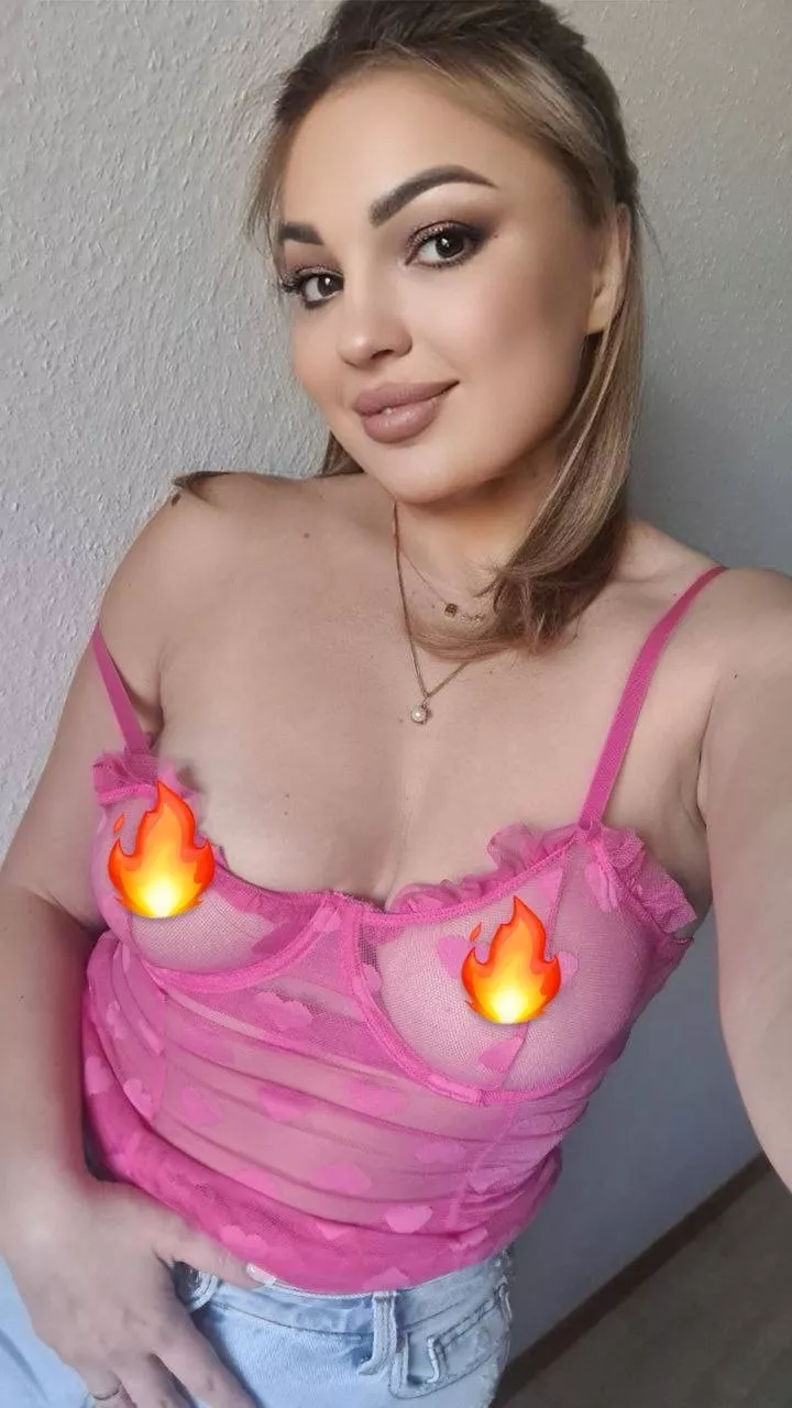 Do you like my body?😅 posted by blondiein