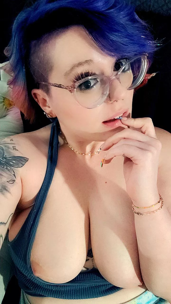 Do you like my new hair? posted by GothUnicorn1122