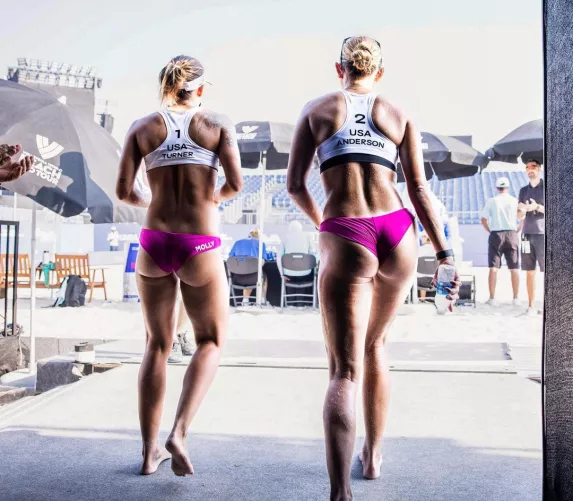 entering the stadium by 1orangetiger