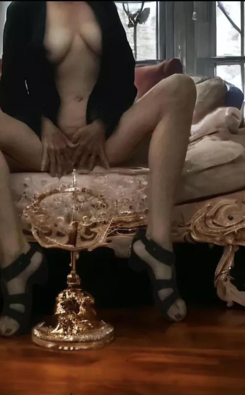 Feeling regal…👑 by mzKayy