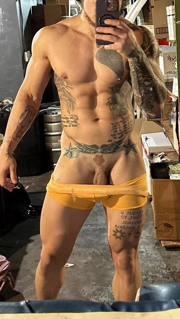 First post here, now get on your knees and open wide 💜😈 M(25) posted by FavouredPhysique