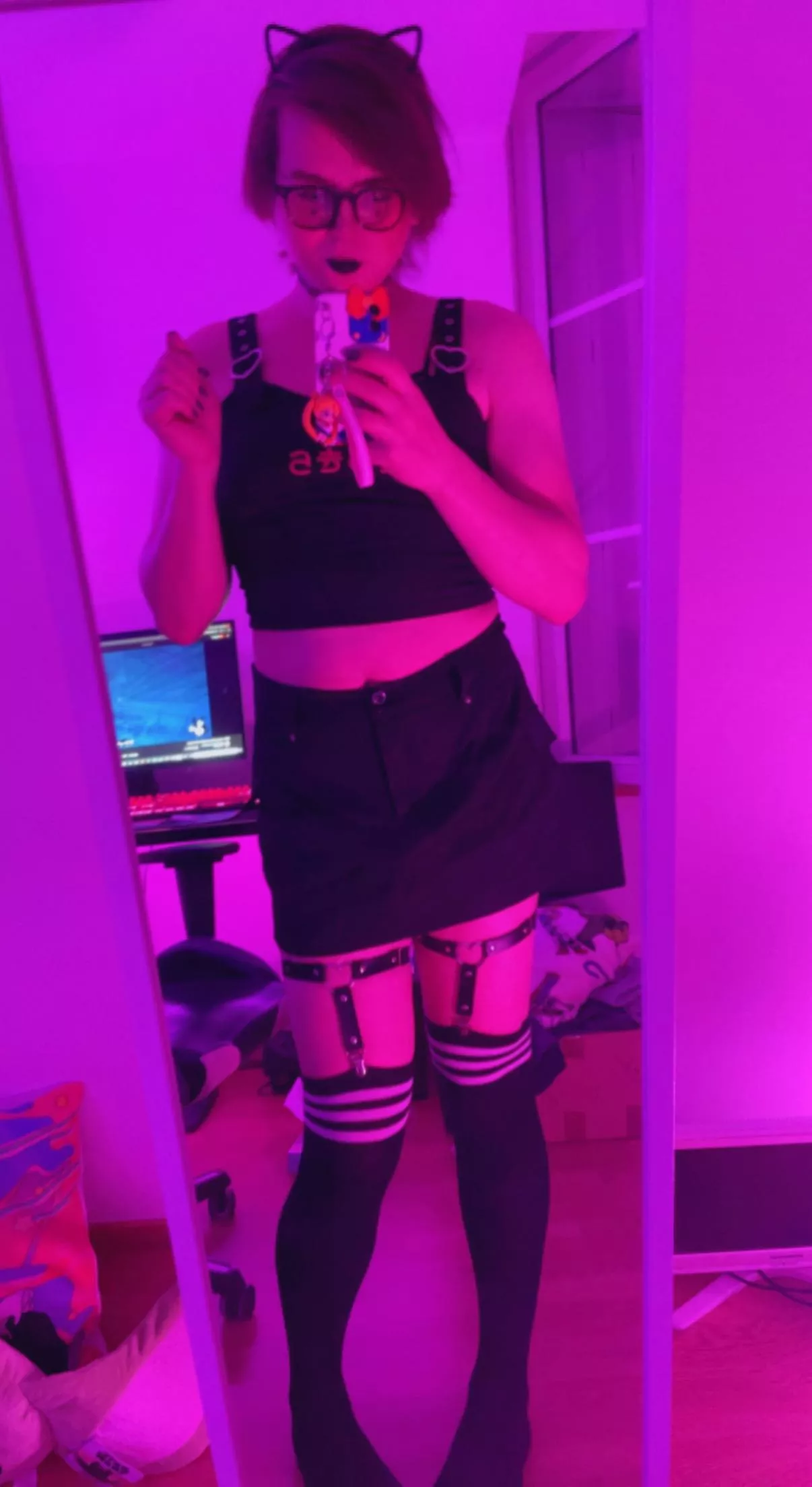 full black :3 posted by Babi-takumi