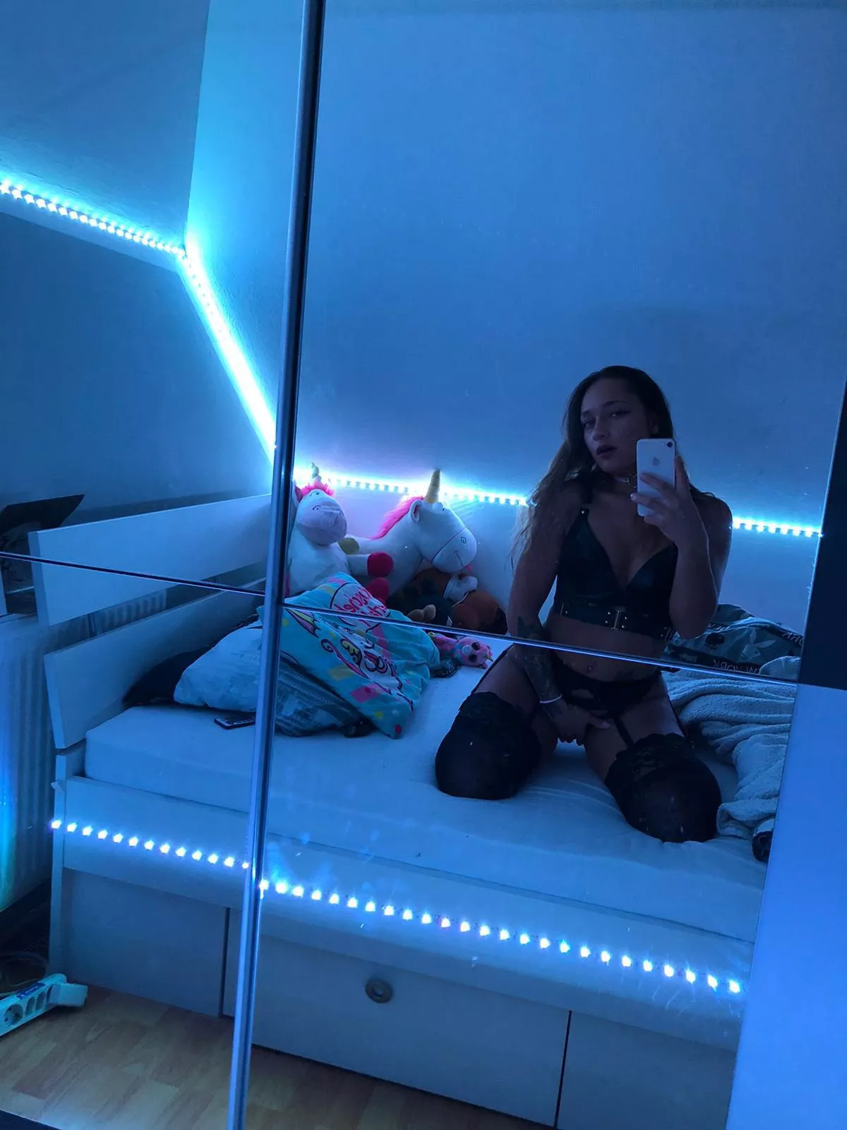 Good night brunette posted by zigzag_processing