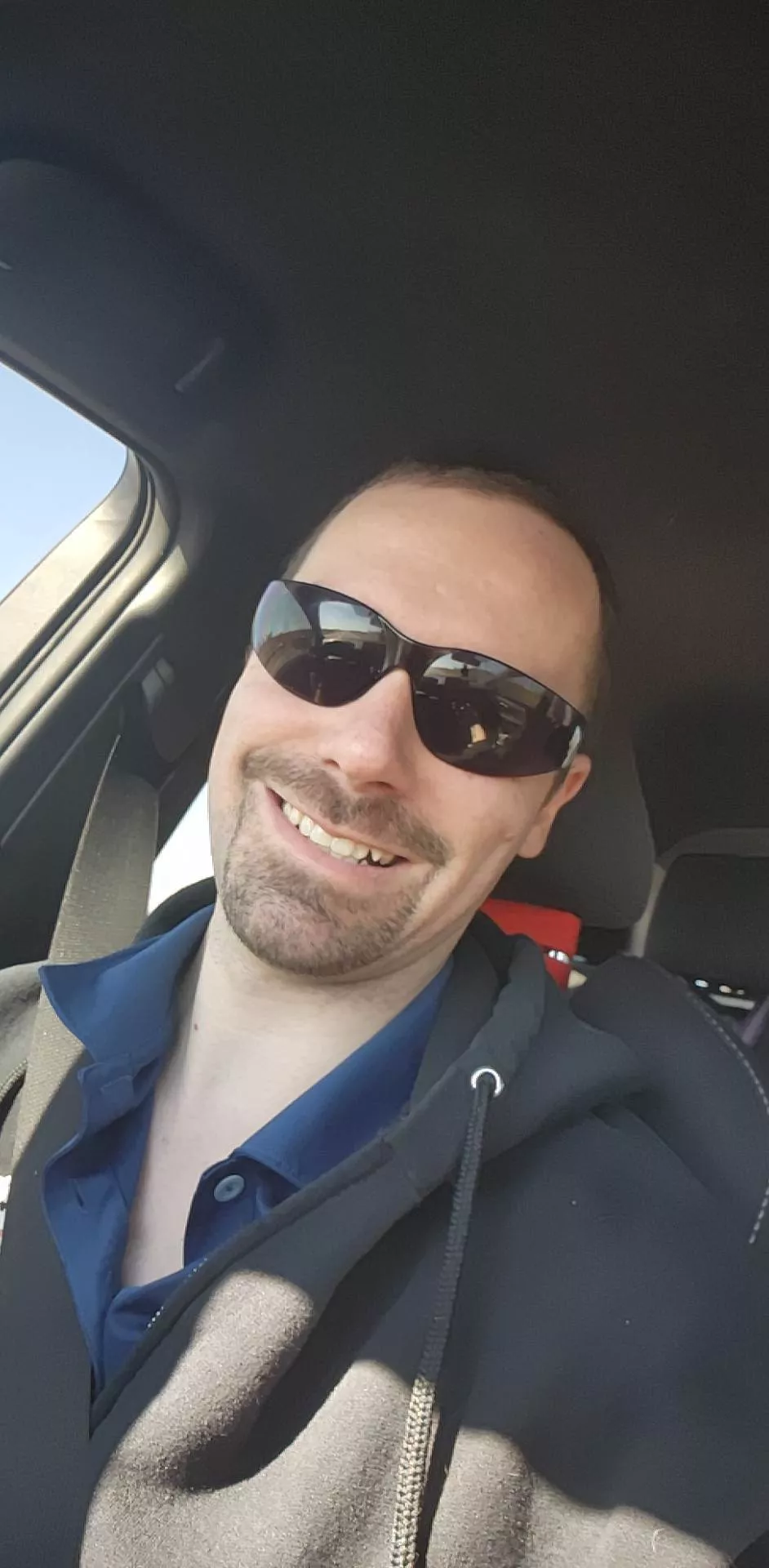 Hoppy Easter everyone ❤️ don't forget to smile today :) posted by Common-Writing-9157