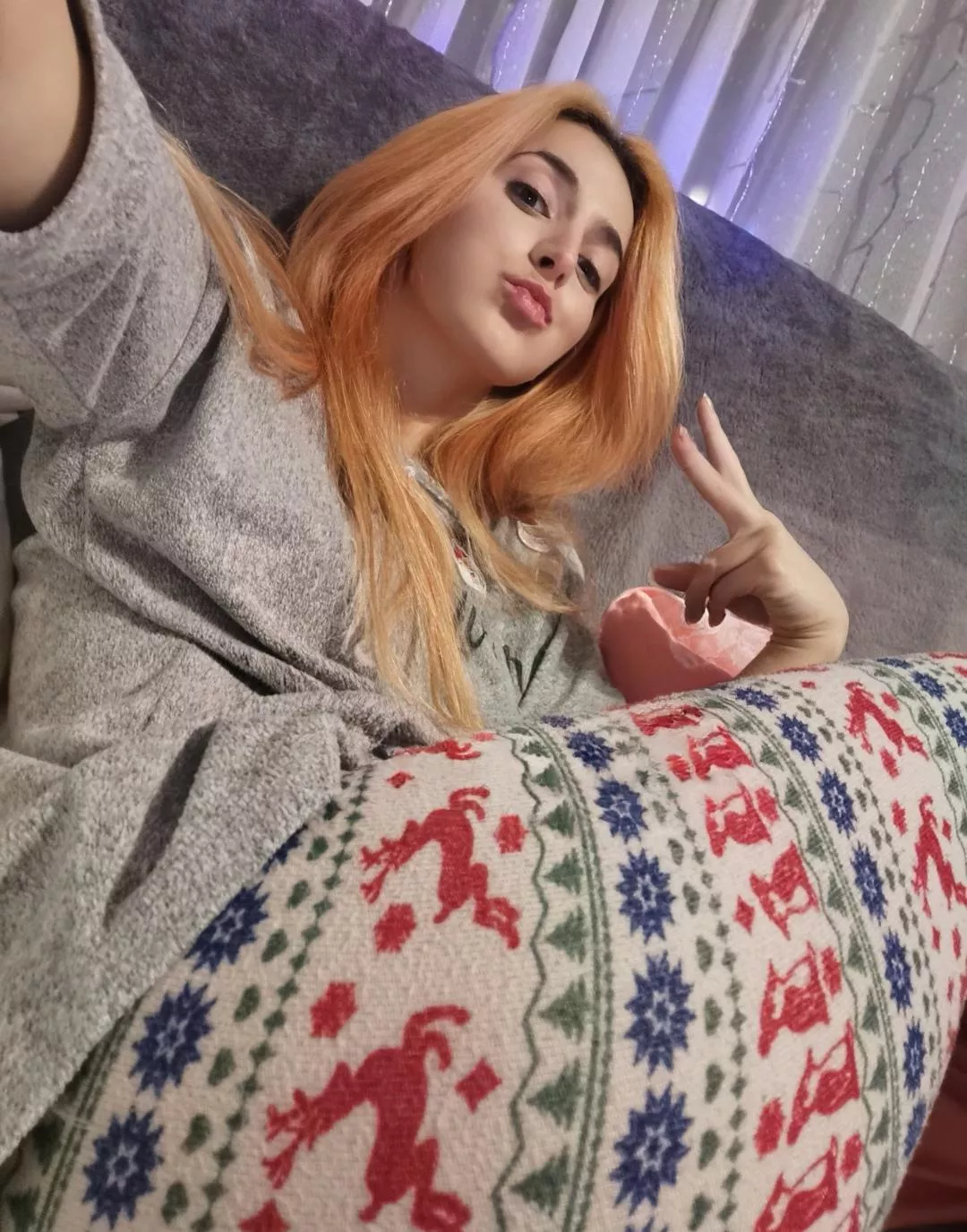 How about some Christmas leggings for Easter... posted by miremi137