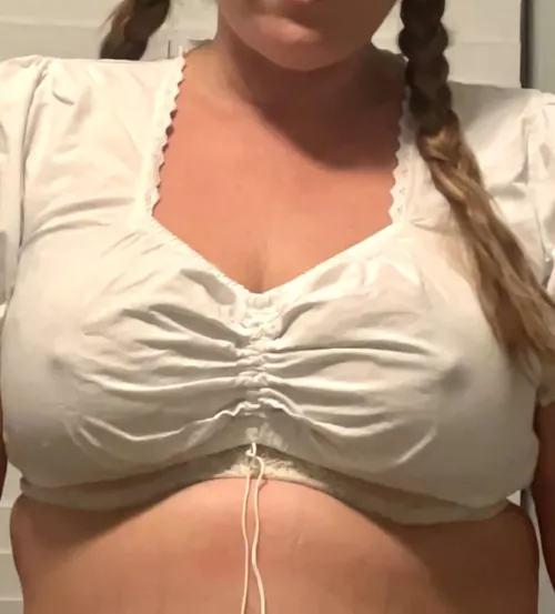 Is it cold in here? by Xtina_sunshine11