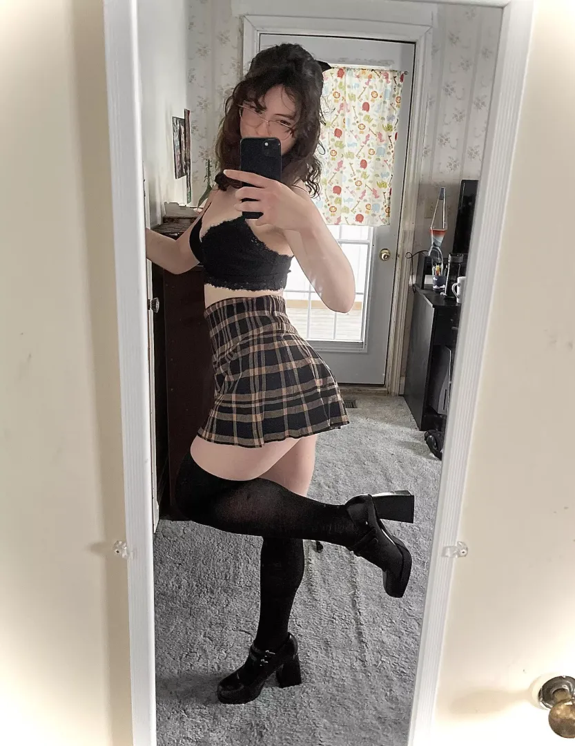 Is this outfit distracting? posted by octohazard