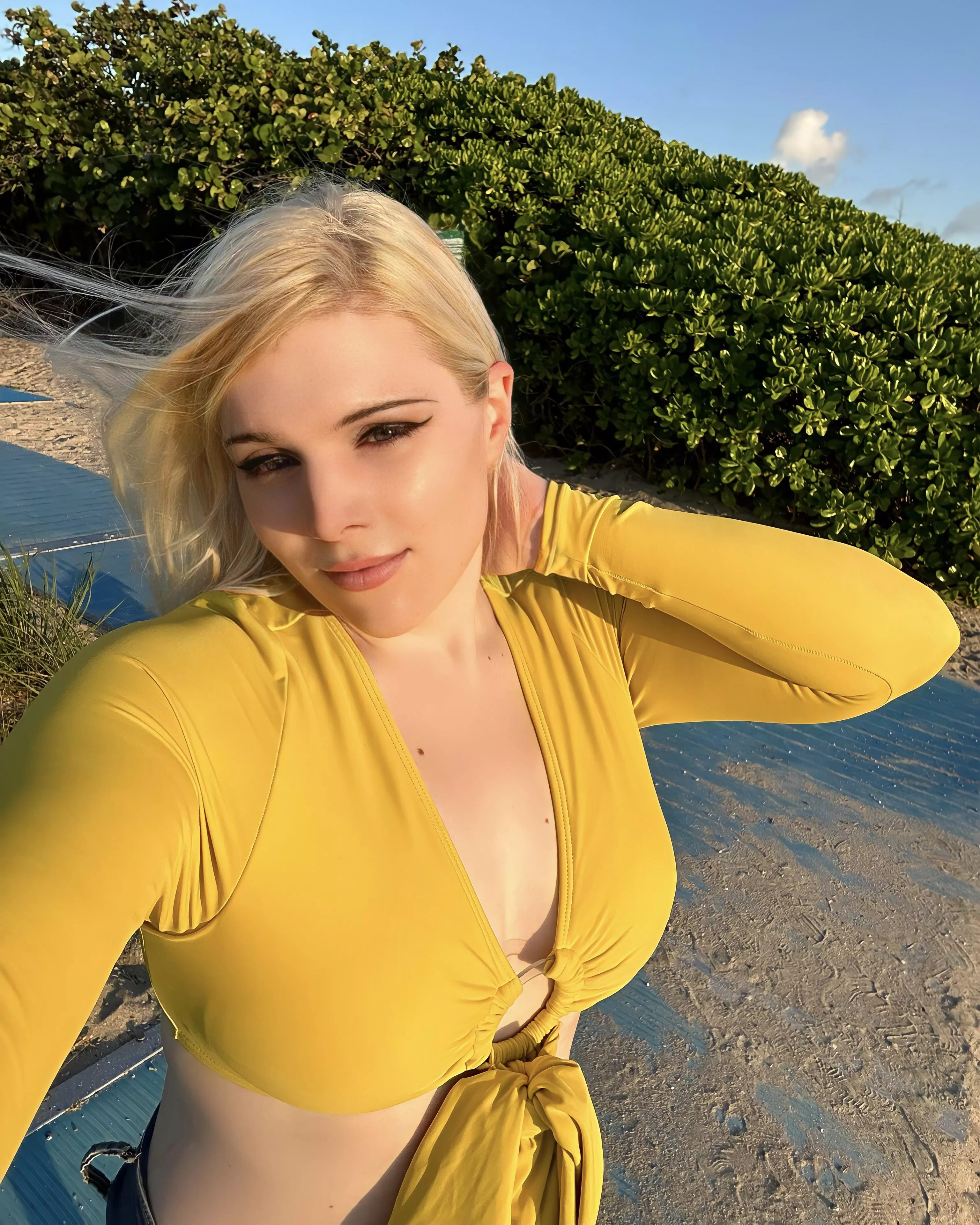 Just a femboy on the beach 🥰 posted by realamandarae