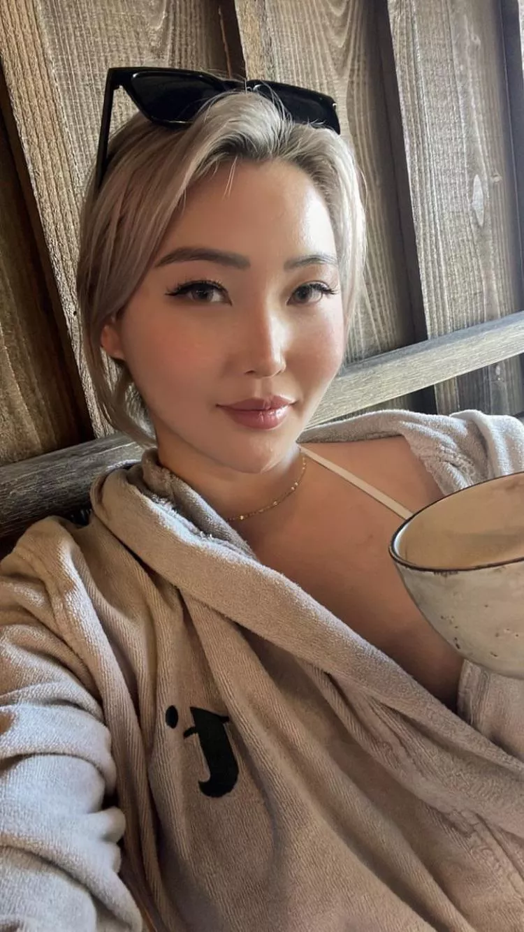 Korean Canadian posted by spicy_kingWest44
